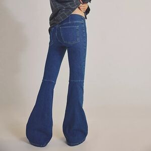 We The Free Penny Dark Wash Pull On Flare Bell Jeans